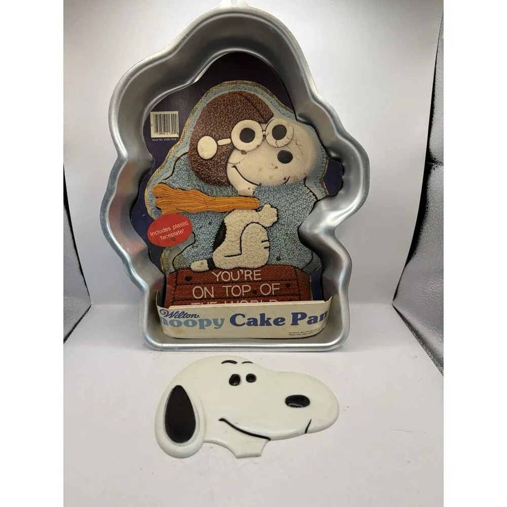 Vintage Peanuts 1965 Wilton Snoopy Red Baron Cake Form New never used